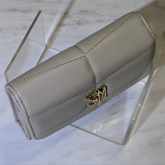 Like New! Steve Madden Bbrett Quilted Wristlet - Picture 5 of 12